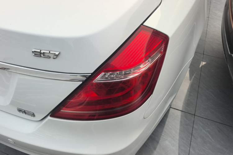 Used Geely Auto Emgrand 2015 Sedan 1.5L CVT Upward Version
