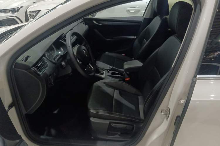 Used Skoda Octavia 2021 1.5L Automatic Comfort Edition
