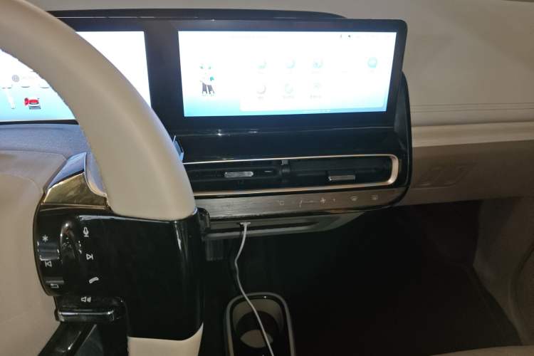 Used Baojun KiWi EV 2023 DJI Edition Lithium Iron Phosphate
