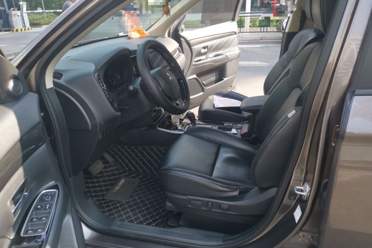 Used Mitsubishi Outlander 2020 2.0L Two-Wheel Drive Enjoyment Version 5 Seats