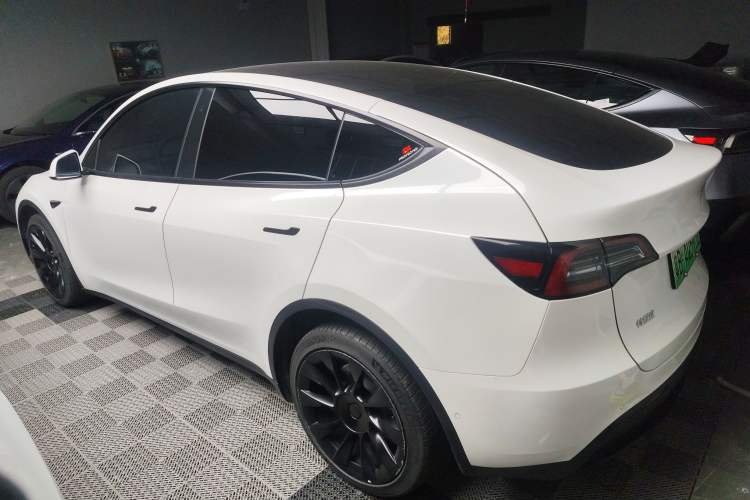 Used Tesla Model Y 2021 Long-Range All-Wheel-Drive Version 3D7