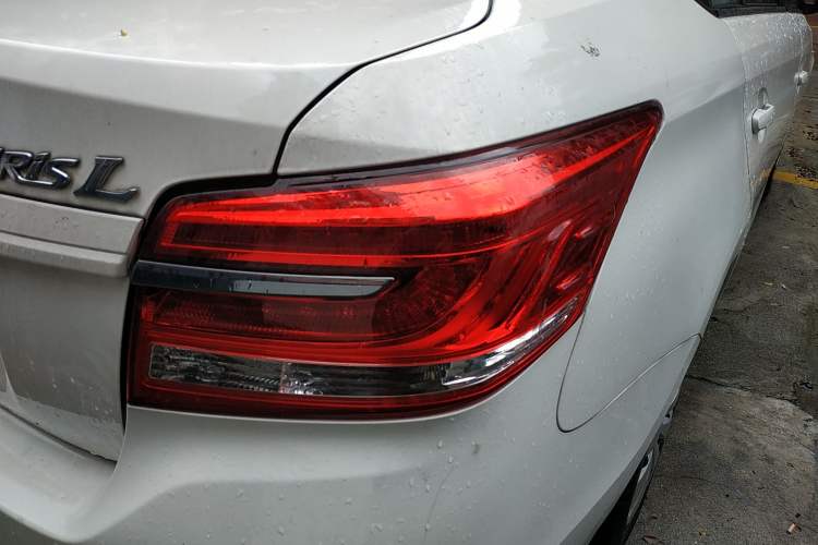 Used Toyota YARiS L 2017 1.5E CVT Dynamic Edition
