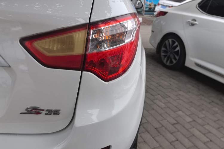 Used Changan CS35 2015 1.6L Manual Luxury Model China IV Standard
