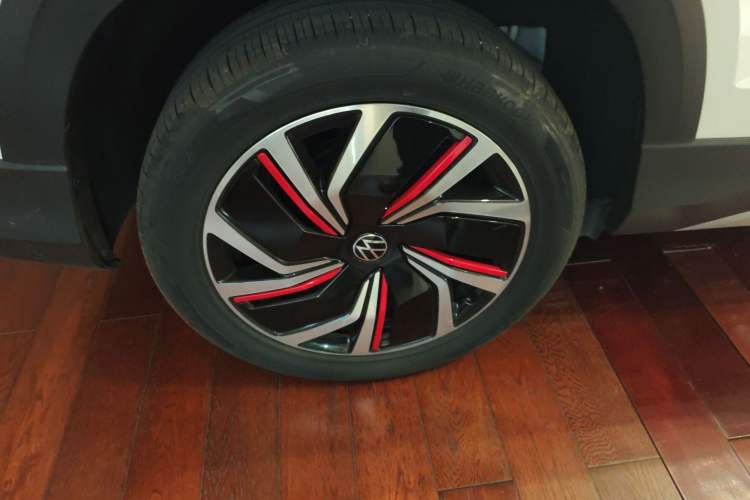 Used Volkswagen Tharu 2024 300TSI Two-Wheel-Drive Moon Luxury Edition
