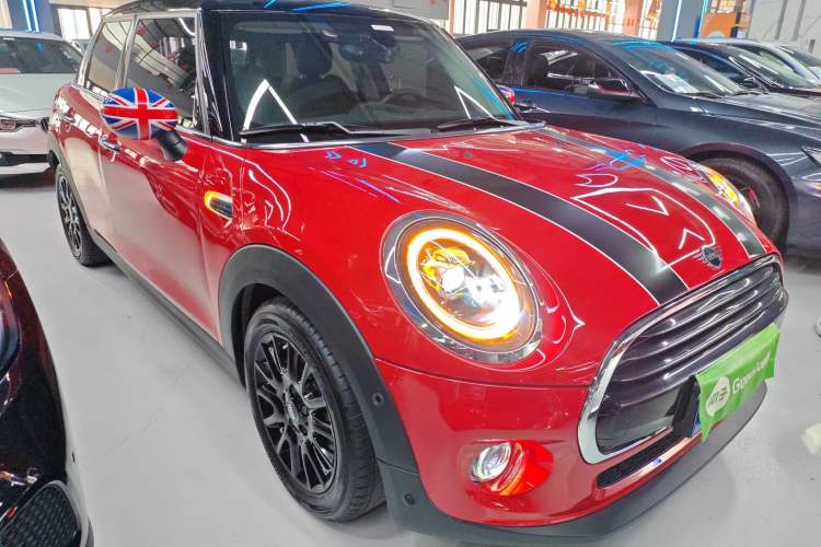 Used  MINI 2019 1.5T COOPER Classic Edition Five-Door Version
