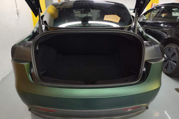 Used Tesla Model 3 2023 Rear-Wheel-Drive Version
