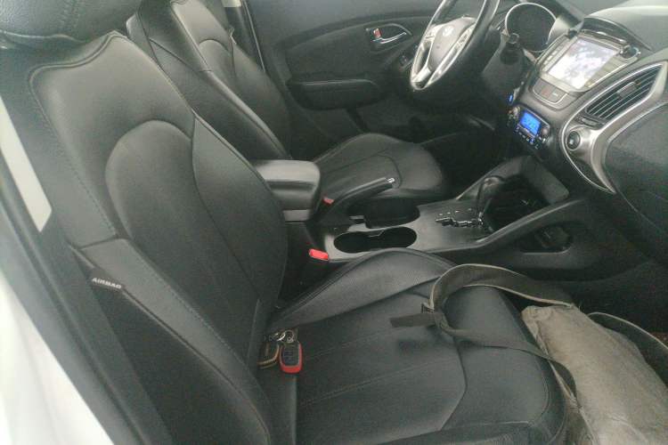 Used Hyundai ix35 2015 2.0L Automatic 2WD Smart Type China IV
