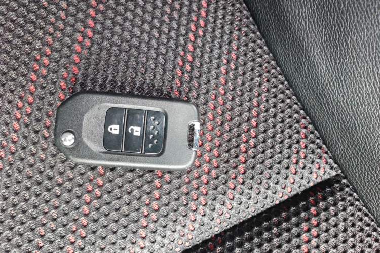 Used Honda XR-V 2015 1.8L EXi CVT Comfort Version
