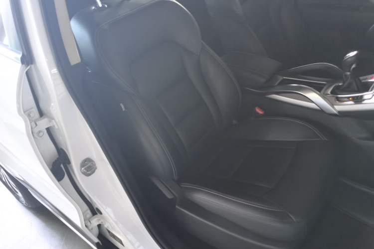 Used Geely Auto Emgrand X7 Sport 2016 2.0L Manual Smart Connect Version