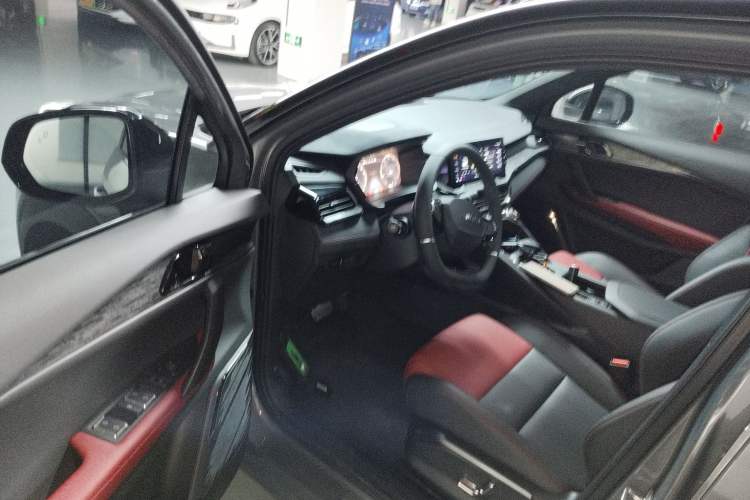 Used Lynk & Co 06 2020 1.5T JinPro model
