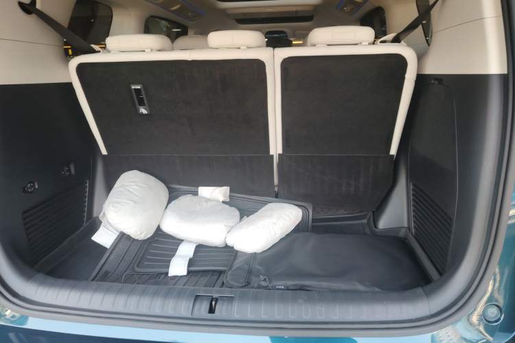 Used VOYAH Dream 2025 PHEV Four-Wheel-Drive Flagship Version – Qiankun Edition