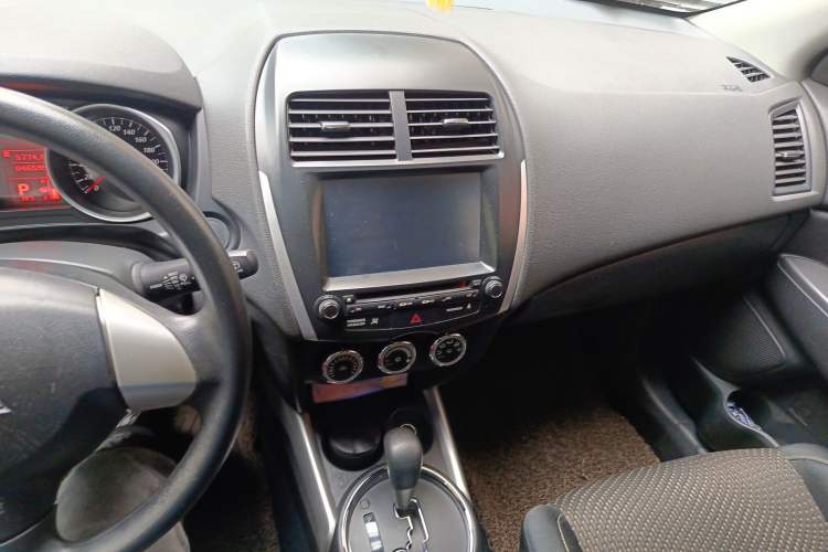 Used Mitsubishi ASX 2015 2.0L CVT Silk Road Commemorative Edition
