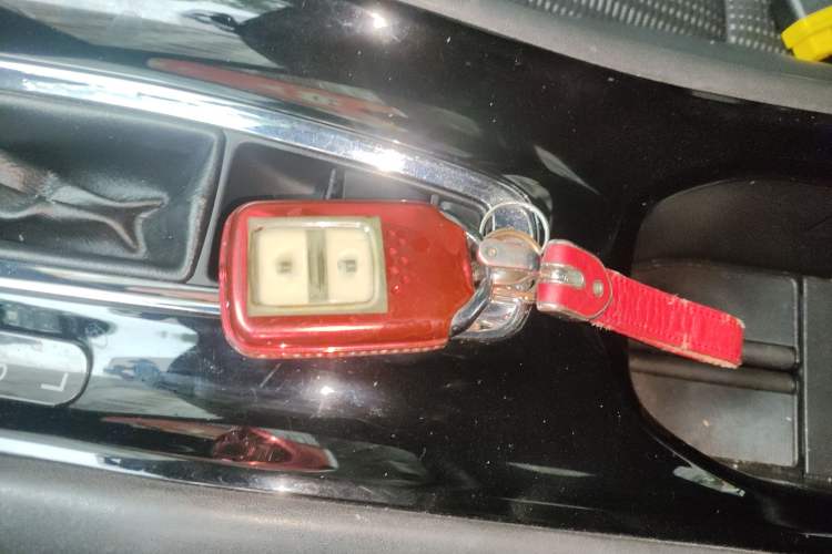 Used Honda Vezel 2015 1.8L CVT 2WD Luxury Model
