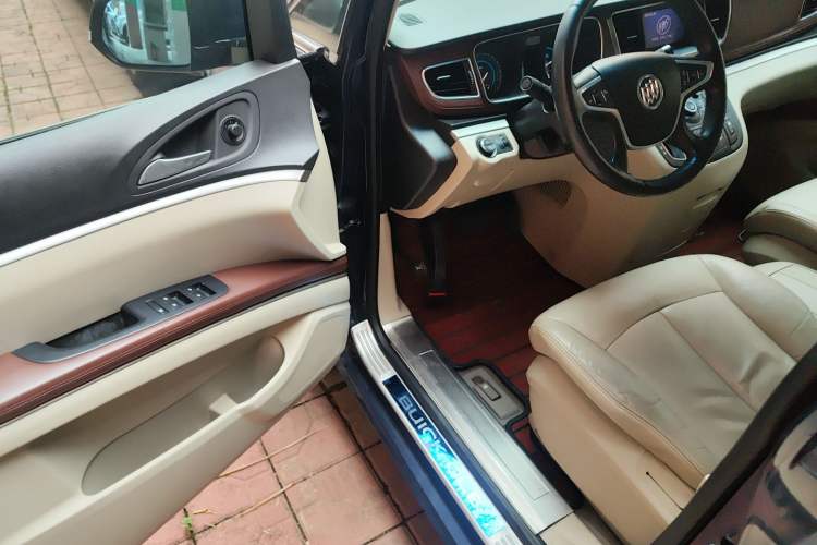 Used Buick GL8 2014 3.0L GT Luxury Business Haoya Edition
