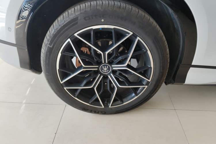 Used BYD Song L EV 2025 Intelligent Driving Version 602 km Range LiDAR-equipped All-Wheel-Drive Type