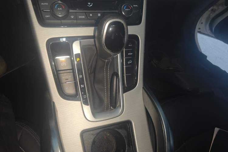 Used Geely Auto Emgrand X7 Sport 2016 1.8TD Automatic ZhiShang Model
