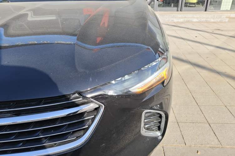 Used Buick Envision 2022 Encore S 552T Two-Wheel-Drive Luxury Model
