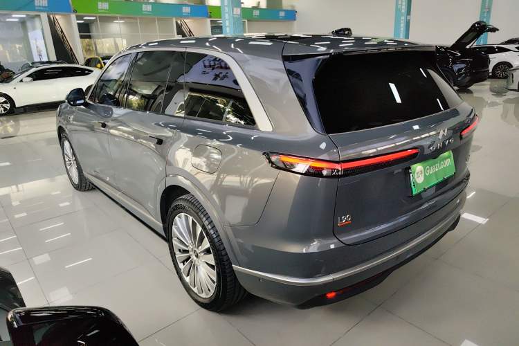 Used ONVO Luxeed L90 2025 Model—Ultra Six-Seater Version
