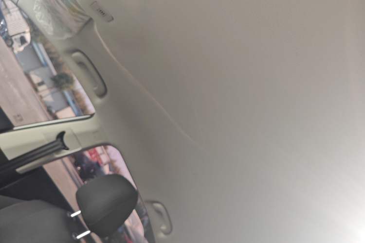 Used Roewe i5 2023 1.5L Manual Comfort Edition
