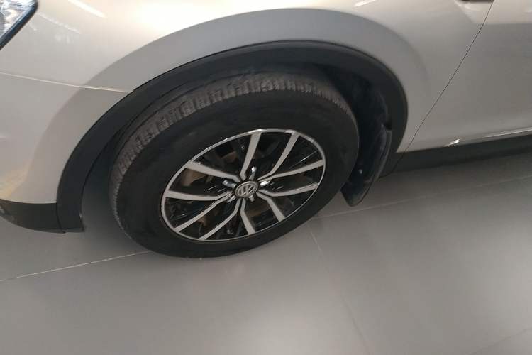 Used Volkswagen Tiguan L 2017 330TSI Automatic Two-Wheel Drive Comfort Edition
