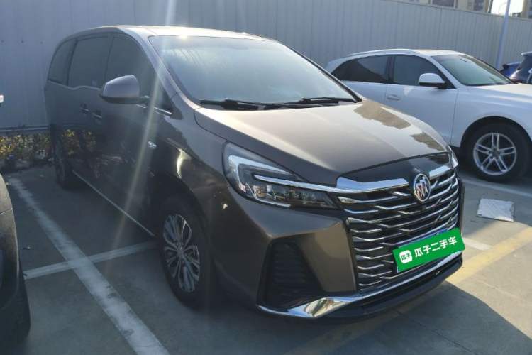 Used Buick GL8 2023 Land Executive Class Comfort Model