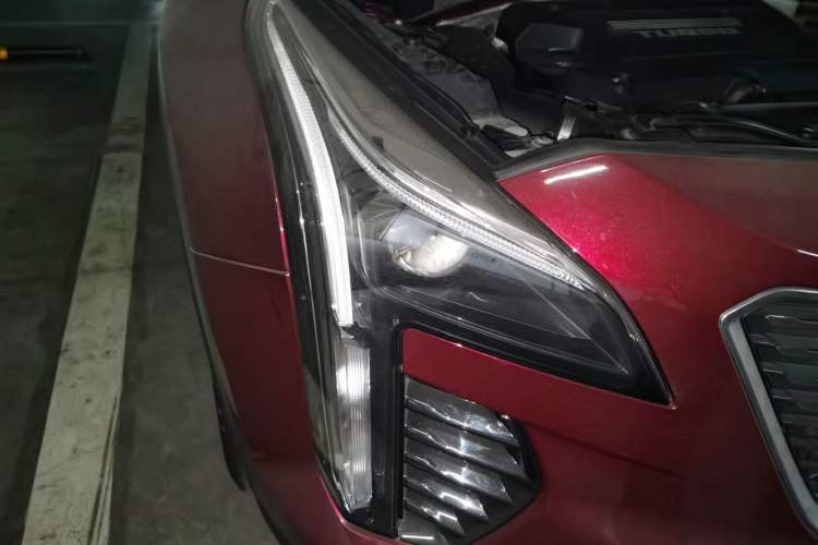 Used Cadillac XT4 2018 28T Two-Wheel Drive Tech Version
