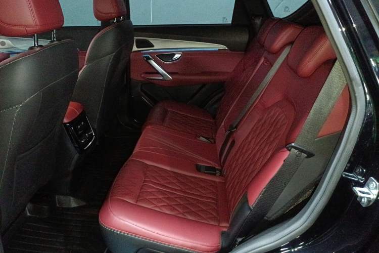 Used JETOUR X70 PLUS 2023 1.5T DCT Brave PLUS 5-Seater
