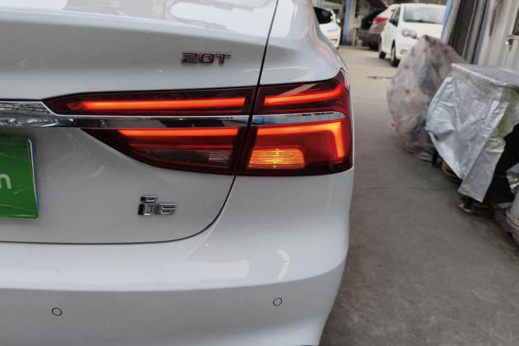 Used Roewe i6 2017 20T Automatic Internet Smart Edition