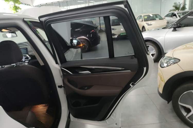 Used BMW iX3 2021 Leading Model
