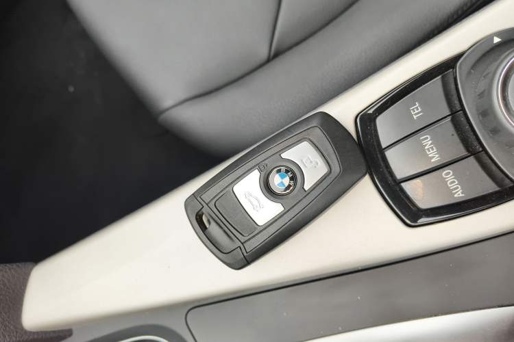 Used BMW 3 Series 2016 320Li Ambition Model
