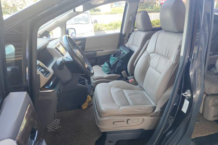 Used Honda Odyssey 2015 2.4L Supreme Edition
