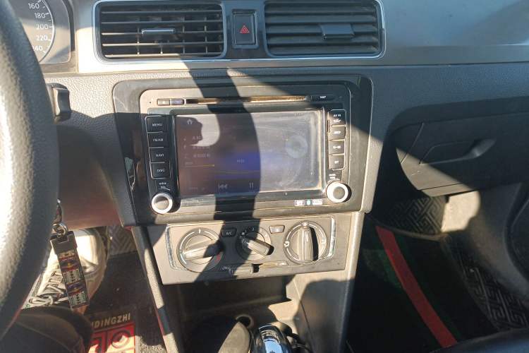 Used Volkswagen Santana 2015 1.6L Automatic Comfort Edition
