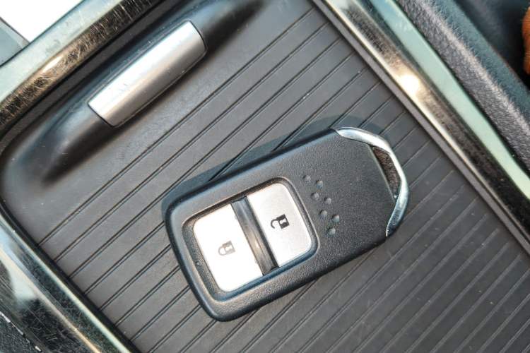 Used Honda Jade 2017 1.8L automatic Comfort version 5 seats
