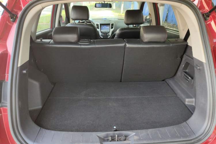 Used Changan CS35 2014 1.6L Automatic Luxury Model China IV Standard
