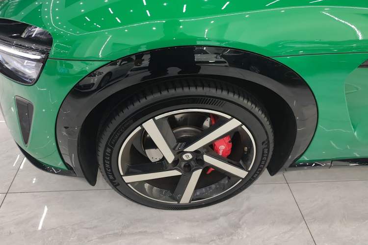 Used  YU7 2025 Ultra-Long Range High-Performance All-Wheel-Drive Max Edition
