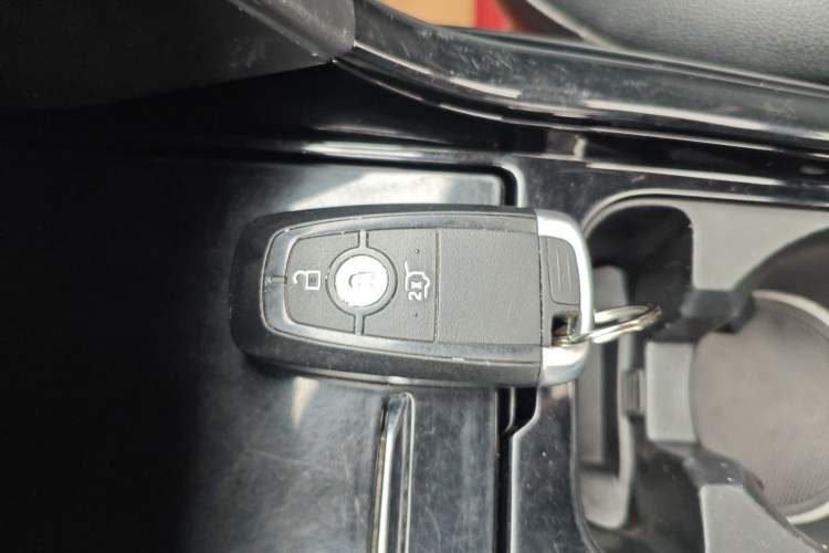 Used Ford Explorer 2020 EcoBoost 285 4x4 Titanium Edition 7-Seater
