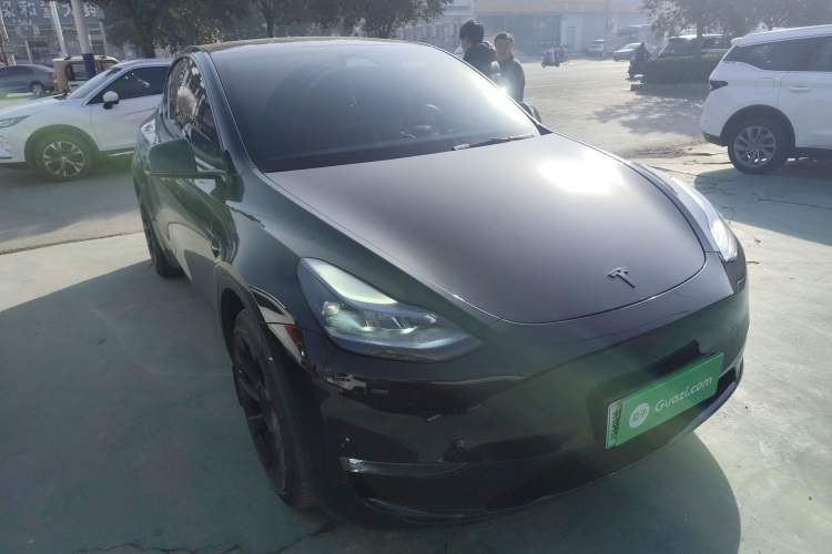 Used Tesla Model Y 2023 Long-Range All-Wheel-Drive Version