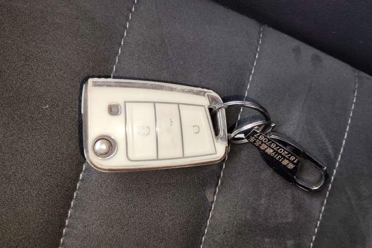 Used Volkswagen Golf 2018 230TSI Automatic Luxury Version
