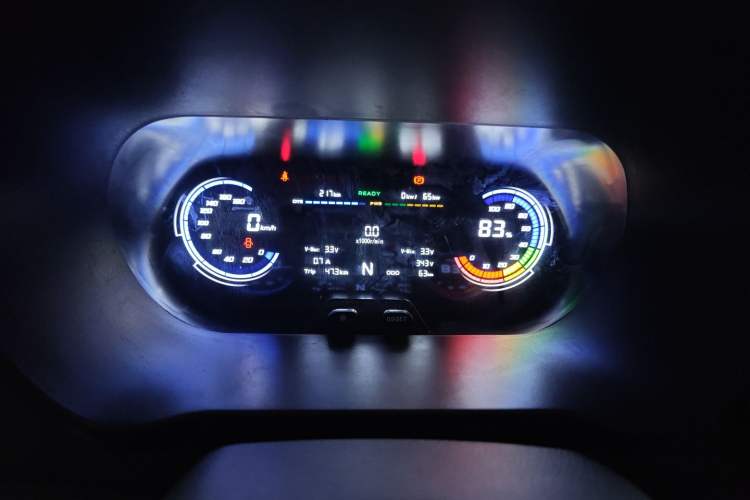 Used Chana Ruixing EM80 2025 Passenger Version Comfort Model 6 Seats 260 km Twin-Door Design 60 kW