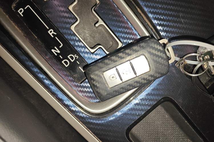 Used Mitsubishi Outlander 2019 2.0L Two-Wheel Drive Comfort Edition 5 Seats China V Standard