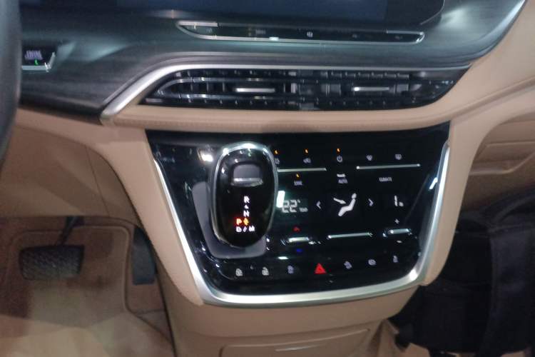 Used Buick GL8 2021 ES Land Cruiser 653T Luxury Edition
