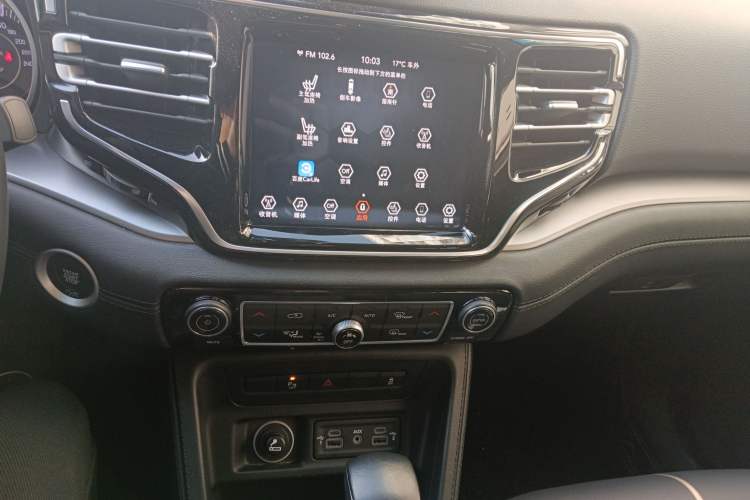 Used  Commander 2018 2.0T Two-Wheel Drive Enjoy Edition China V
