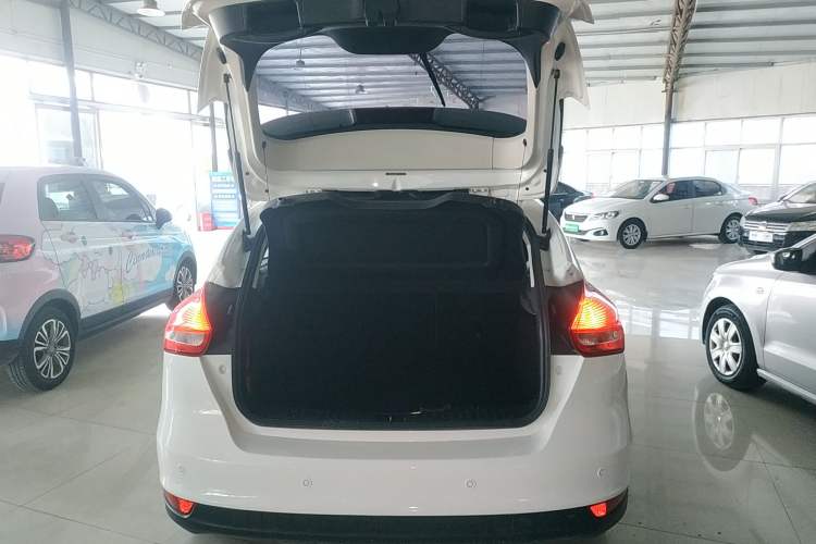 Used Ford Focus 2015 Hatchback 1.6L Automatic Fashion Edition