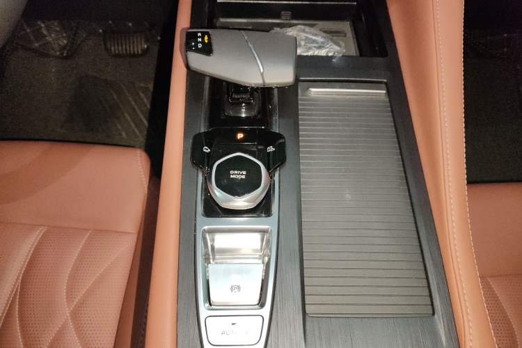 Used Changan CS75 PLUS 2024 3rd Generation Champion Edition 2.0T Intelligent Drive Performance Model
