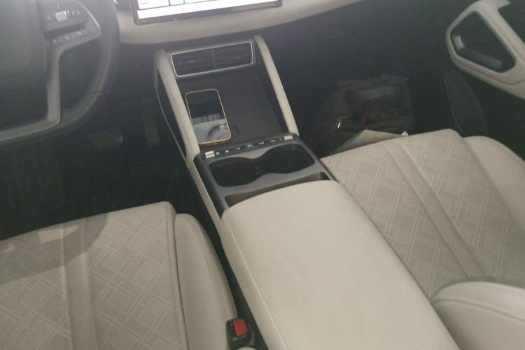 Used BYD Yuan UP 2025 Intelligent Driving Version 401 km Leading Edition