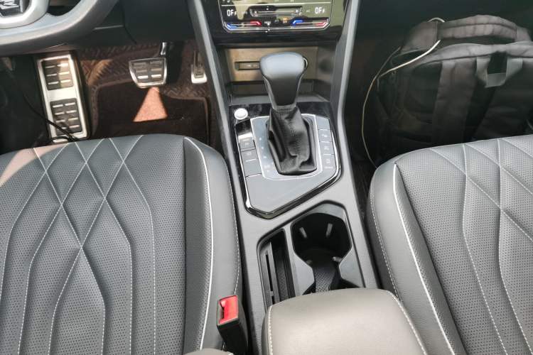 Used Volkswagen Tiguan L 2022 330TSI Automatic Two-Wheel Drive R-Line Enhanced Edition
