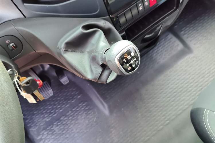 Used Iveco Eurocargo 2021 2.0T Manual Super-Rui Short Wheelbase High-Roof Side-Sliding Door F1A
