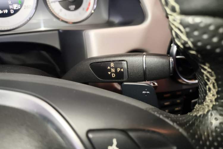 Used Mercedes-Benz GLK-Class 2013 GLK 300 4MATIC Dynamic Sunroof Model
