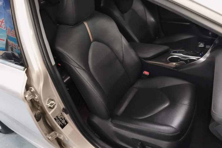 Used Toyota Camry 2019 Revised Version 2.0G Luxury Edition