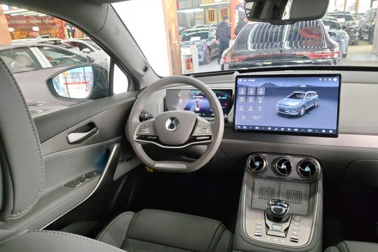 Used Denza N8 2023 Four-Wheel Drive Ultra-Hybrid Flagship Six-Seater Version
